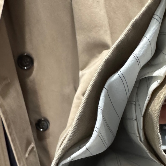 Banana Republic Men’s Tan Double-Breasted Trench Coat - Picture 10 of 11